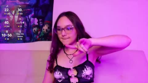 Snapshot of daihanae_ chatting on October 2025 12:57:01 AM Natalia  online show from October 2025 12:57:01 AM