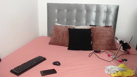 Daiisha.. online show from September 2025 06:33:02 PM