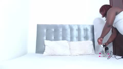 Daiisha.. online show from November 2025 07:12:02 PM