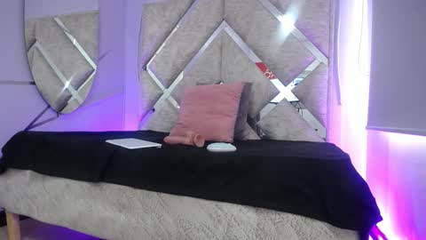 daila_ online show from January 2025 04:57:01 PM