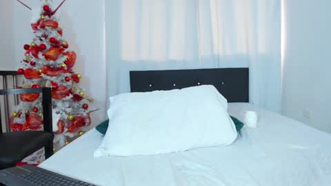 Snapshot of dailasmith chatting on December 2024 07:50:02 PM Daila Smith online show from December 2024 07:50:02 PM