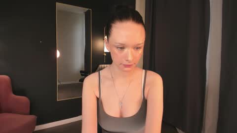 daily_glam online show from October 2025 12:37:01 PM