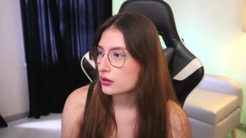 Snapshot of daisha_riley chatting on November 2025 02:29:02 PM Lauren online show from November 2025 02:29:02 PM