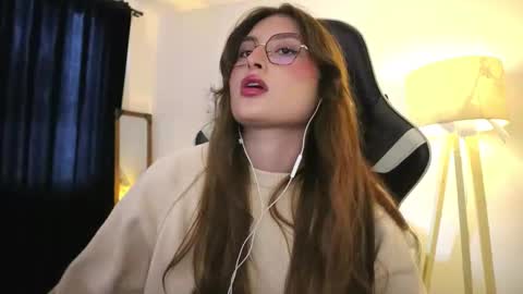 Snapshot of daisha_riley chatting on December 2025 01:50:02 PM Lauren online show from December 2025 01:50:02 PM