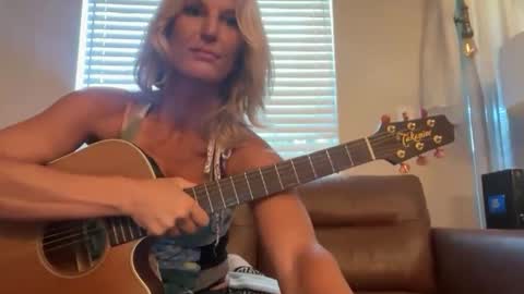 Snapshot of daisy9kat chatting on October 2025 03:01:02 PM Daisy137 online show from October 2025 03:01:02 PM