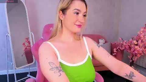 Snapshot of daisy_beckerr chatting on July 2026 09:15:01 AM Viickie online show from July 2026 09:15:01 AM