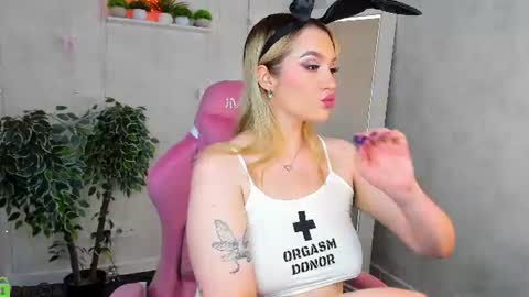 Snapshot of daisy_beckerr chatting on July 2026 05:29:02 PM Viickie online show from July 2026 05:29:02 PM
