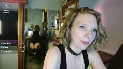 Snapshot of daisy_lovely chatting on October 2025 04:24:01 AM daisy_lovely online show from October 2025 04:24:01 AM