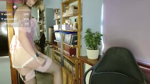 Snapshot of daisy_lovely chatting on November 2025 04:22:02 AM daisy_lovely online show from November 2025 04:22:02 AM