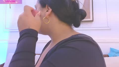 Snapshot of daisy_price chatting on April 2026 10:10:01 AM Daisy Price online show from April 2026 10:10:01 AM