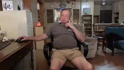 Snapshot of dakit2 chatting on April 2026 01:36:02 PM dakit online show from April 2026 01:36:02 PM