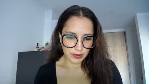 IG  dakotasofiaa online show from November 2025 12:18:01 PM