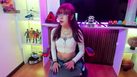 Snapshot of dakota_addams chatting on March 2026 07:17:01 PM dakota_addams online show from March 2026 07:17:01 PM