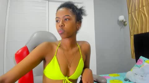 Snapshot of dakota_evans18 chatting on November 2025 04:23:02 AM DAKOTA online show from November 2025 04:23:02 AM