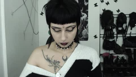 dakota online show from December 2025 03:01:02 AM