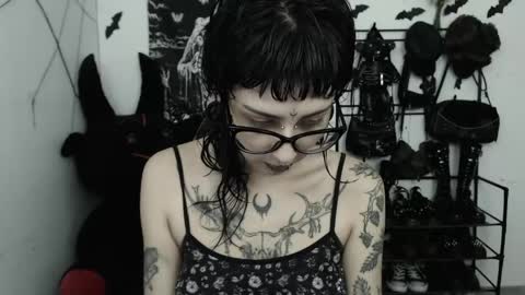 Snapshot of dakota_krall_ chatting on April 2026 03:07:02 AM dakota online show from April 2026 03:07:02 AM