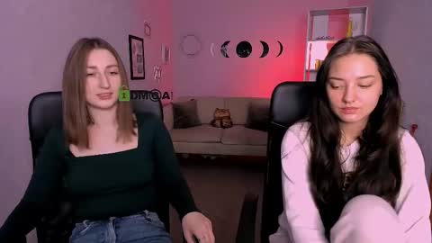 Snapshot of dakota_simple chatting on December 2025 06:41:02 AM Dakota online show from December 2025 06:41:02 AM