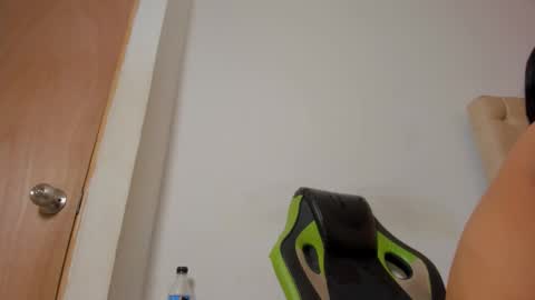 Snapshot of dakota_x18 chatting on November 2025 12:20:01 AM dakota_x18 online show from November 2025 12:20:01 AM