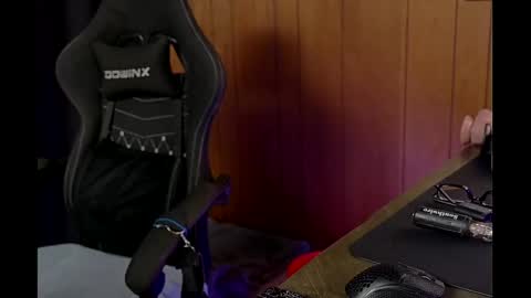 Snapshot of dakotadixxon chatting on February 2025 07:45:01 AM Dakota Dixxon online show from February 2025 07:45:01 AM