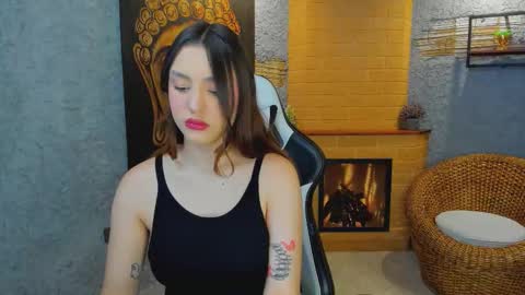 Snapshot of dakotarussell_ chatting on October 2025 11:01:01 AM Dakota online show from October 2025 11:01:01 AM