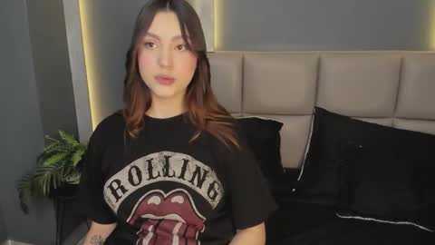 Snapshot of dakotarussell_ chatting on December 2025 12:32:01 PM Dakota online show from December 2025 12:32:01 PM