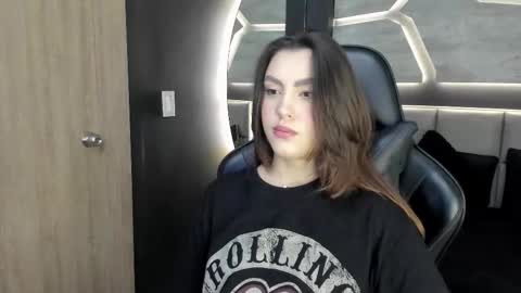 Snapshot of dakotarussell_ chatting on January 2026 07:27:02 PM Dakota online show from January 2026 07:27:02 PM