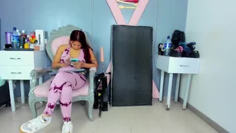 Snapshot of dakotha_90 chatting on March 2025 01:14:01 PM dakotha online show from March 2025 01:14:01 PM