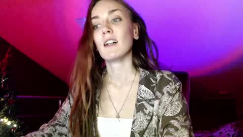 Dalia  online show from January 2025 01:42:02 PM