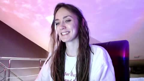 Dalia  online show from February 2025 10:15:02 AM