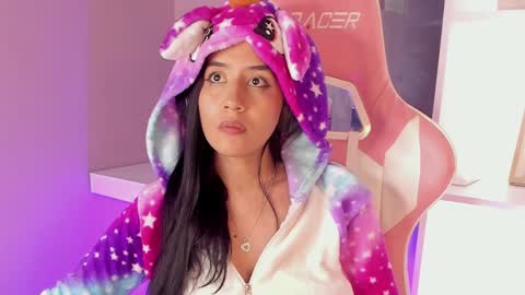 Snapshot of daliajohnson_ chatting on January 2025 01:27:01 PM leila williams online show from January 2025 01:27:01 PM