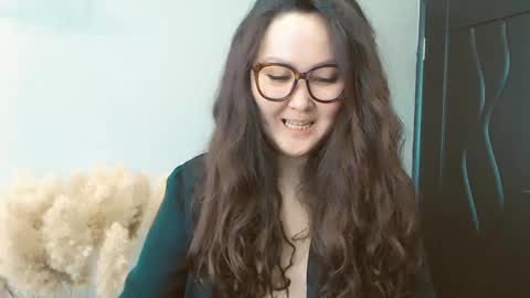 Snapshot of dalidayes chatting on December 2024 06:30:02 AM Dali online show from December 2024 06:30:02 AM