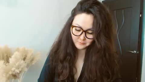 Snapshot of dalidayes chatting on February 2025 07:45:01 AM Dali online show from February 2025 07:45:01 AM