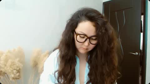 Snapshot of dalidayes chatting on September 2025 08:47:01 AM Dali online show from September 2025 08:47:01 AM