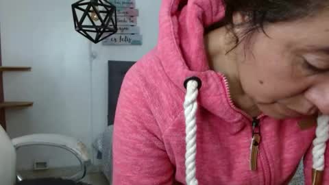 Dalila online show from October 2025 01:54:01 PM