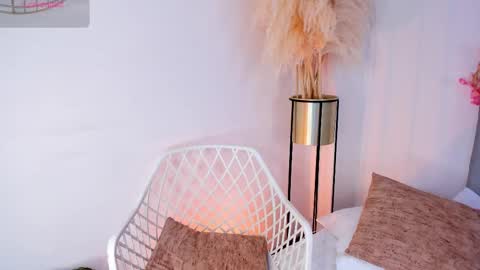 Dalyla online show from November 2025 12:48:02 PM