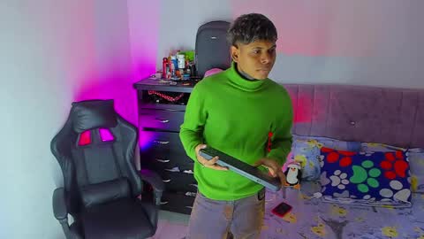 Snapshot of damar_felipe chatting on March 2026 10:43:02 PM damar_felipe online show from March 2026 10:43:02 PM