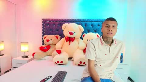 DAMIAN AND ROXANNE.  online show from October 2025 12:36:01 PM