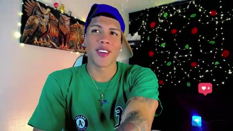 Snapshot of damian_latinxxx chatting on December 2024 03:11:02 AM Damian online show from December 2024 03:11:02 AM