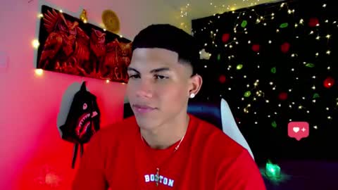 Snapshot of damian_latinxxx chatting on January 2025 05:48:01 AM Damian online show from January 2025 05:48:01 AM