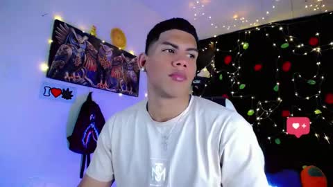 Snapshot of damian_latinxxx chatting on January 2025 03:03:02 AM Damian online show from January 2025 03:03:02 AM