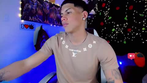 Snapshot of damian_latinxxx chatting on January 2025 09:07:01 AM Damian online show from January 2025 09:07:01 AM