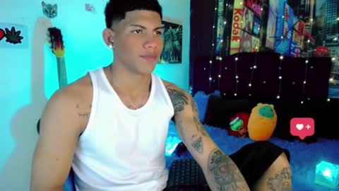 Snapshot of damian_latinxxx chatting on January 2025 09:13:02 AM Damian online show from January 2025 09:13:02 AM