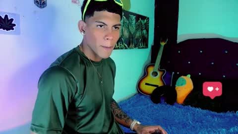 Snapshot of damian_latinxxx chatting on January 2025 09:27:01 AM Damian online show from January 2025 09:27:01 AM