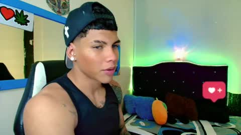 Snapshot of damian_latinxxx chatting on February 2025 01:04:02 AM Damian online show from February 2025 01:04:02 AM