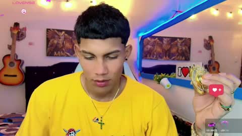 Snapshot of damian_latinxxx chatting on February 2025 05:51:02 PM Damian online show from February 2025 05:51:02 PM