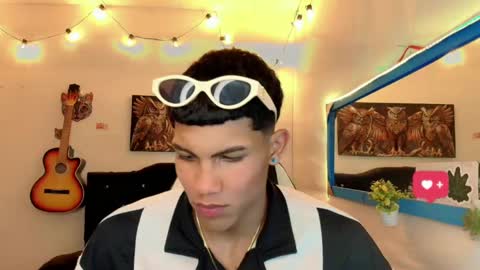 Snapshot of damian_latinxxx chatting on February 2025 02:47:02 AM Damian online show from February 2025 02:47:02 AM