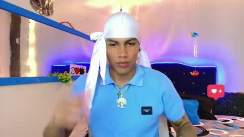 Snapshot of damian_latinxxx chatting on February 2025 02:57:02 AM Damian online show from February 2025 02:57:02 AM
