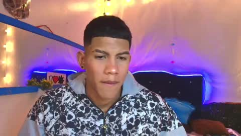 Snapshot of damian_latinxxx chatting on February 2025 03:07:02 AM Damian online show from February 2025 03:07:02 AM