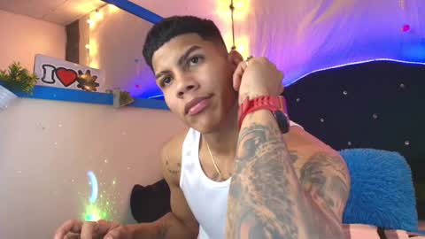 Snapshot of damian_latinxxx chatting on February 2025 09:20:02 AM Damian online show from February 2025 09:20:02 AM