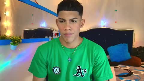 Snapshot of damian_latinxxx chatting on February 2025 03:11:02 AM Damian online show from February 2025 03:11:02 AM
